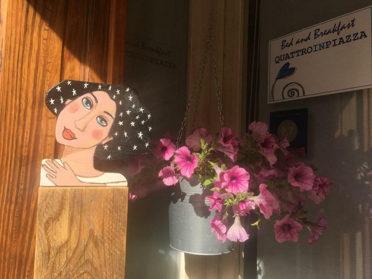 Bed and Breakfast 4 In Piazza Сорсо Екстер'єр фото