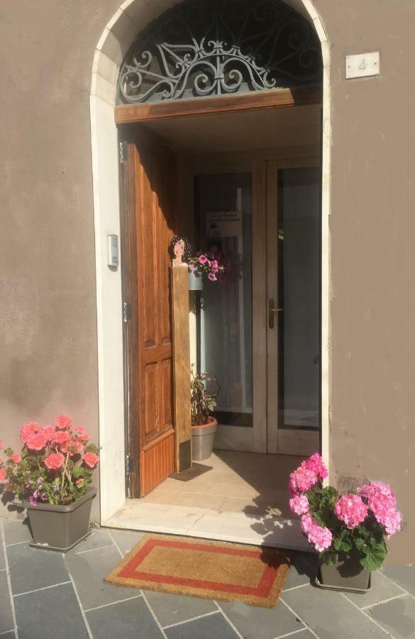Bed and Breakfast 4 In Piazza Сорсо Екстер'єр фото